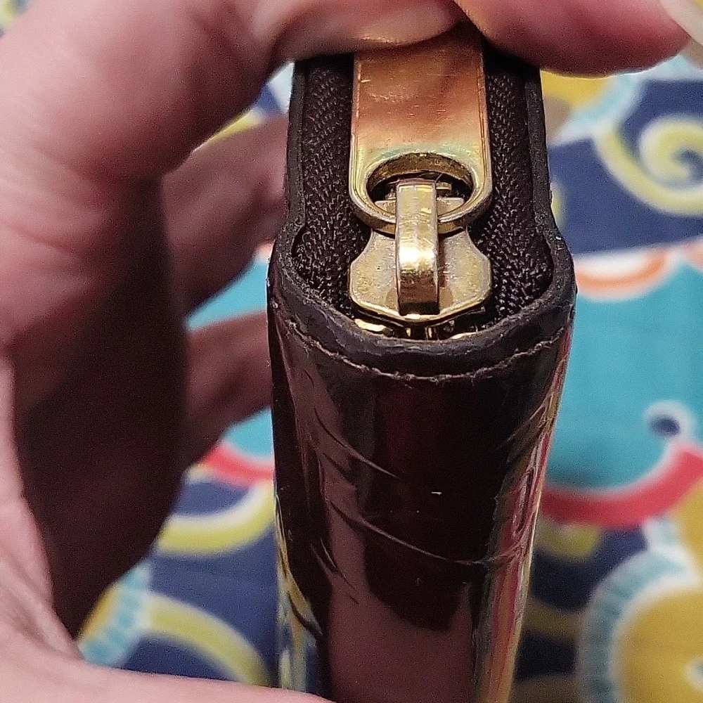 Louis Vuitton LV Vernis Amarante Zip Wallet - Picture 5 of 17